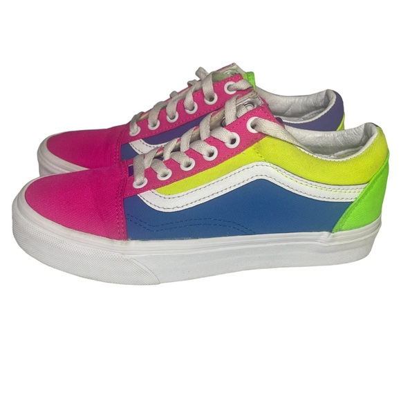 Vans - Picture 3 of 9